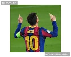 罗伊·哈勒戴在费城人投出完全比赛，该赛季其统治力达到职业生涯最高点