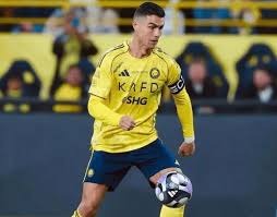 从游戏中走来的新星：18岁新疆女RAPPER的音乐与挑战！