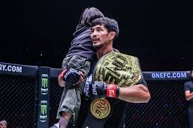 为何胡明轩投篮像“拧麻花”？ 胡明轩投篮因整体发力卡顿