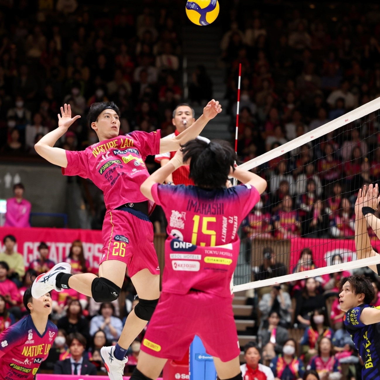 WBG官方：前S11冠军打野JieJie加盟战队